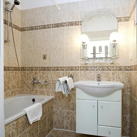 Excellent 3* براغ